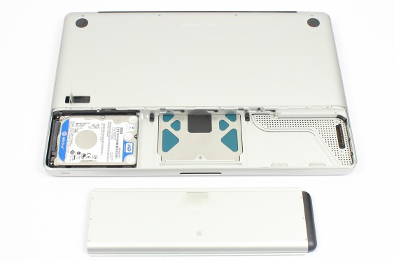 Guide photos remplacement ecran lcd complet MacBook Pro 15" Fin 2008 - Début 2009 (Modèle A1286 - EMC 2255) (Etape 4 - image 1)