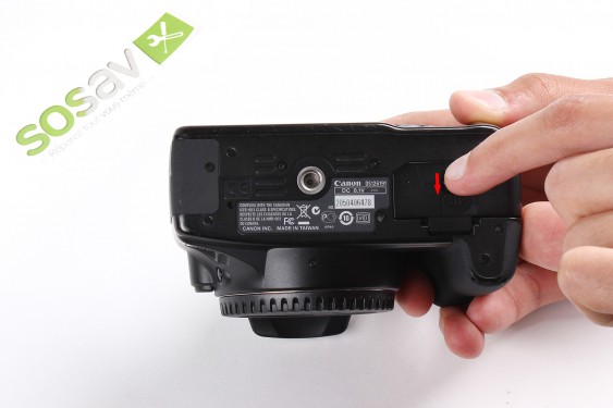 Guide photos remplacement nappe de contact poignée batterie Canon EOS 1000D / Rebel XS / Kiss F (Etape 4 - image 1)