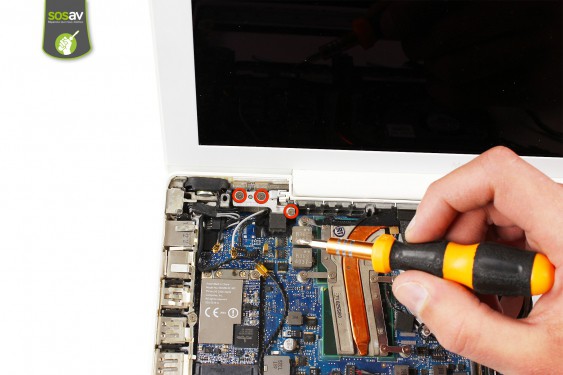 Guide photos remplacement ecran complet Macbook Core 2 Duo (A1181 / EMC2200) (Etape 23 - image 1)