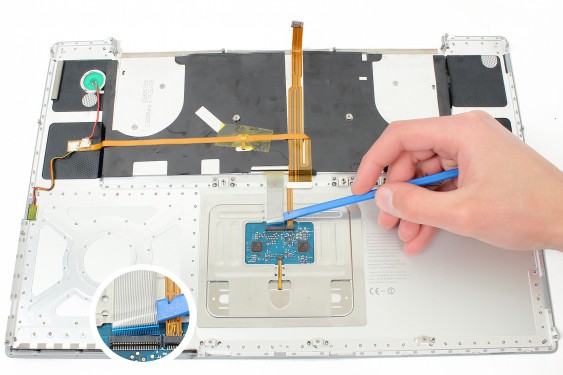 Guide photos remplacement clavier Macbook Pro 17"  Modèles A1151, A1212, 1229 & A1261 (Etape 19 - image 1)