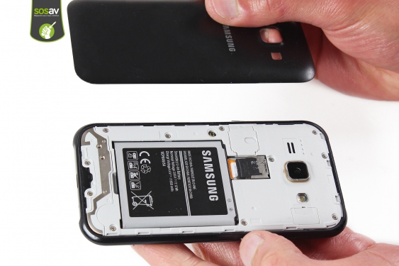 Guide photos remplacement caméra arrière Galaxy J1 2015 (Etape 2 - image 3)