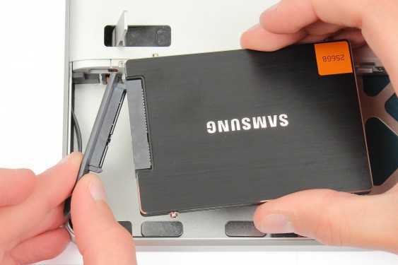 Guide photos remplacement remplacer le disque dur principal par un ssd MacBook Pro 15" Fin 2008 - Début 2009 (Modèle A1286 - EMC 2255) (Etape 13 - image 1)