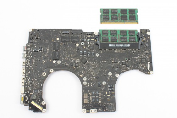 Guide photos remplacement carte mère MacBook Pro 15" Fin 2008 - Début 2009 (Modèle A1286 - EMC 2255) (Etape 40 - image 1)