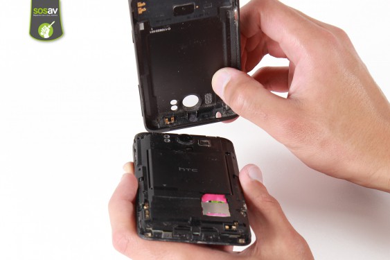 Guide photos remplacement coque arrière HTC Titan (Etape 2 - image 4)