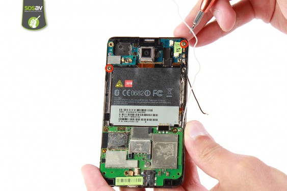 Guide photos remplacement câble d'interconnexion wifi HTC HD2 (Etape 16 - image 1)