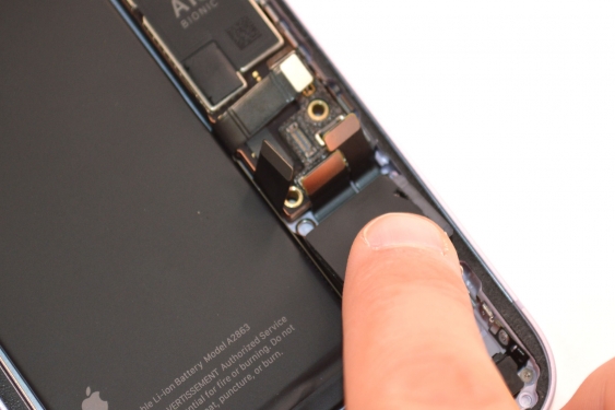 Guide photos remplacement connecteur de charge iPhone 14 (Etape 7 - image 4)