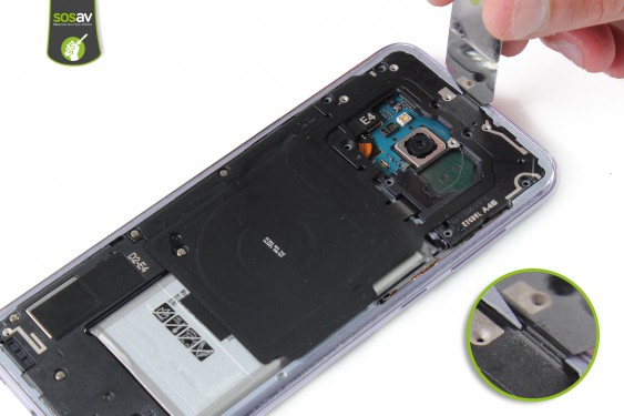 Guide photos remplacement câble d'interconnexion wifi Samsung Galaxy S8+ (Etape 9 - image 1)