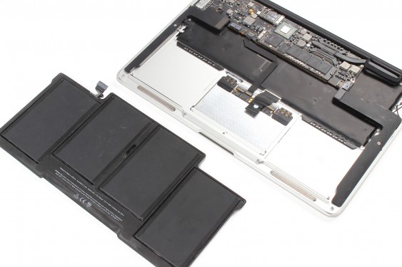 Guide photos remplacement ecran complet Macbook Air 13" mi-2011 EMC2469 (A1369) (Etape 18 - image 4)