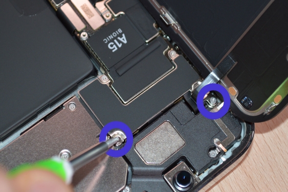 Guide photos remplacement ecran iPhone 13 Pro Max (Etape 5 - image 2)