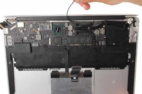 Guide photos remplacement ecran complet Macbook Air 13" mi-2011 EMC2469 (A1369) (Etape 22 - image 3)