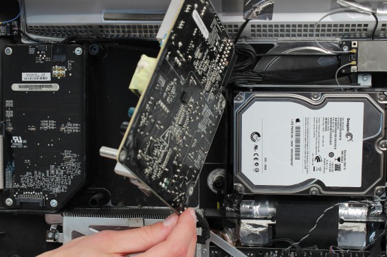 Guide photos remplacement plastique latéral droit de l'alimentation iMac 27" fin 2009 (EMC 2309 et 2374) (Etape 19 - image 3)