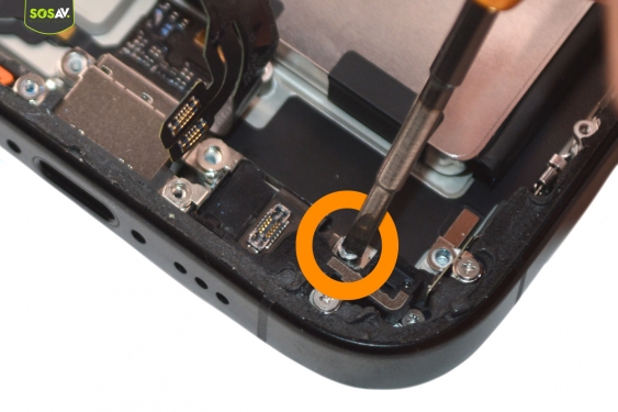 Guide photos remplacement connecteur de charge iPhone 16 Pro (Etape 10 - image 2)