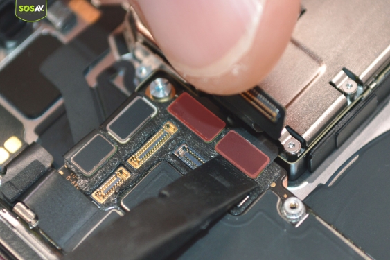 Guide photos remplacement connecteur de charge iPhone 14 Pro / 14 Pro Max (Etape 11 - image 2)