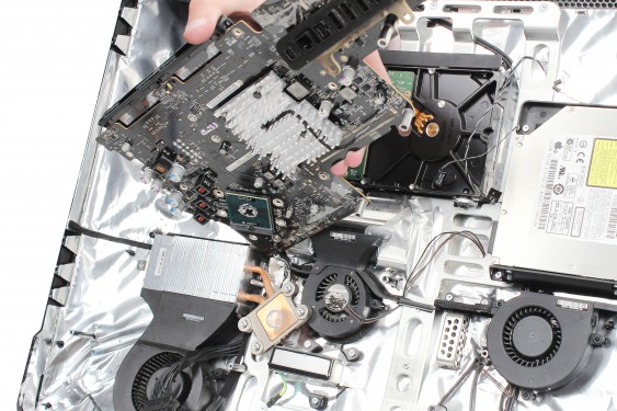 Guide photos remplacement ventilateur du disque dur iMac 24" mi-2007 & début 2008 (EMC 2134 et 2211) (Etape 44 - image 3)
