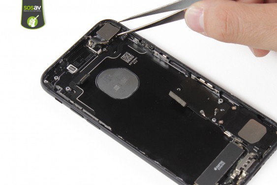 Guide photos remplacement nappe power, vibreur, volume, flash et micro externe iPhone 7 (Etape 35 - image 1)