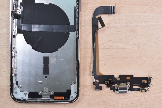 Guide photos remplacement connecteur de charge iPhone 13 Pro Max (Etape 16 - image 2)