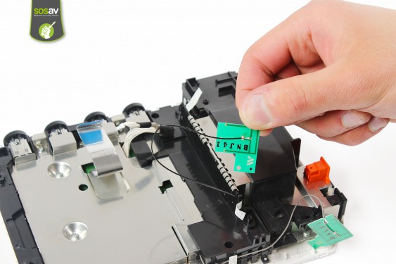 Guide photos remplacement câble d'alimentation du lecteur dvd Nintendo Wii (Etape 21 - image 2)