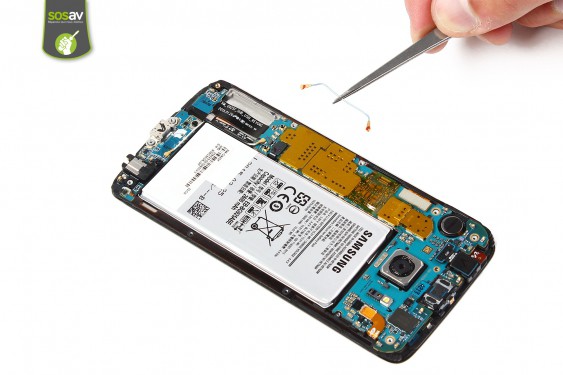 Guide photos remplacement câble d'interconnexion de l'antenne bluetooth Samsung Galaxy S6 Edge (Etape 8 - image 1)