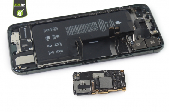 Guide photos remplacement carte mère iPhone 11 Pro Max (Etape 17 - image 1)