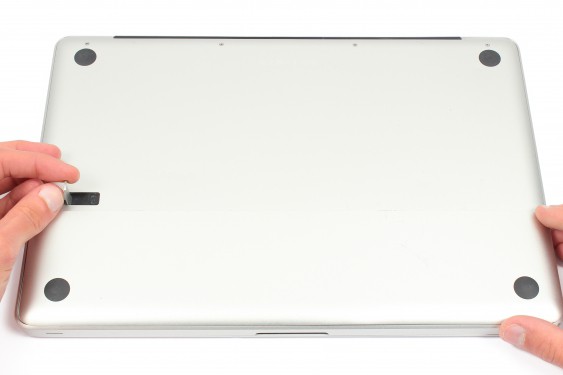 Guide photos remplacement indicateur de niveau de batterie MacBook Pro 15" Fin 2008 - Début 2009 (Modèle A1286 - EMC 2255) (Etape 1 - image 4)
