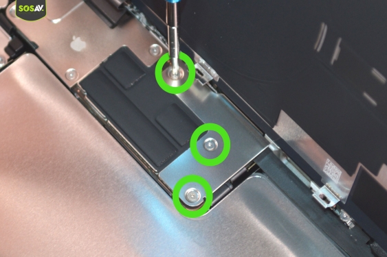 Guide photos remplacement connecteur de charge iPhone 16 Pro (Etape 4 - image 1)