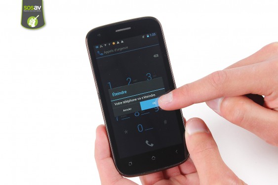 Guide photos remplacement coque arrière Wiko Cink Peax 2 (Etape 1 - image 3)