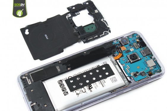 Guide photos remplacement câble d'interconnexion wifi Samsung Galaxy S8+ (Etape 10 - image 1)