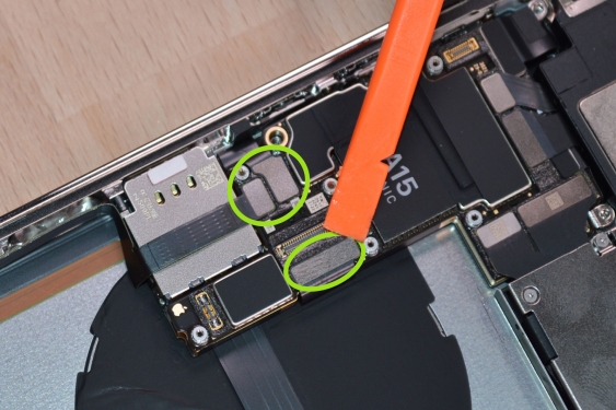 Guide photos remplacement connecteur de charge iPhone 13 Pro Max (Etape 11 - image 1)
