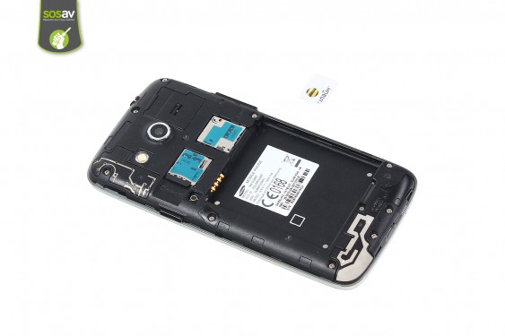Guide photos remplacement lecteur carte sim et microsd Samsung Galaxy Core 4G (Etape 4 - image 4)