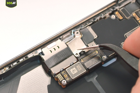 Guide photos remplacement connecteur de charge iPhone 14 Pro / 14 Pro Max (Etape 10 - image 2)