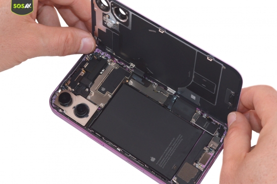 Guide photos remplacement batterie iPhone 16 (Etape 3 - image 5)