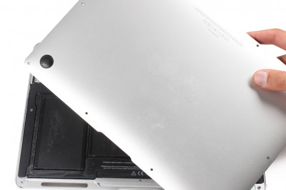 Guide photos remplacement ecran complet Macbook Air 13" mi-2011 EMC2469 (A1369) (Etape 2 - image 3)