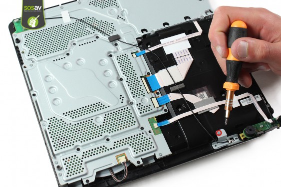Guide photos remplacement antenne wifi / bluetooth principale Playstation 4 Slim (Etape 10 - image 1)