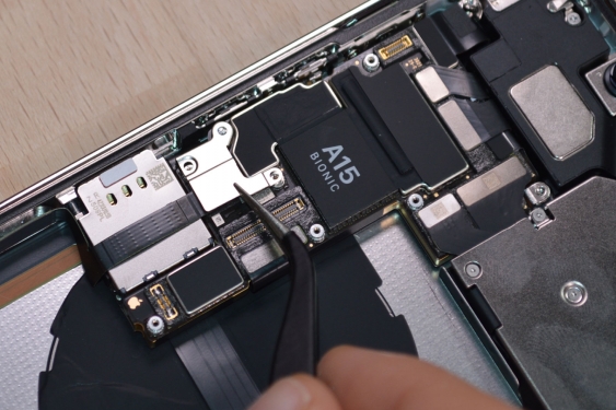 Guide photos remplacement connecteur de charge iPhone 13 Pro Max (Etape 10 - image 2)