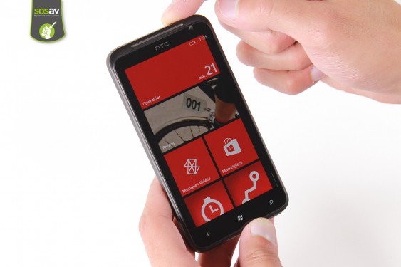 Guide photos remplacement ecran complet (sans châssis) HTC Titan (Etape 1 - image 1)