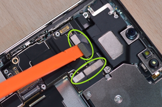 Guide photos remplacement connecteur de charge iPhone 13 Pro Max (Etape 11 - image 2)
