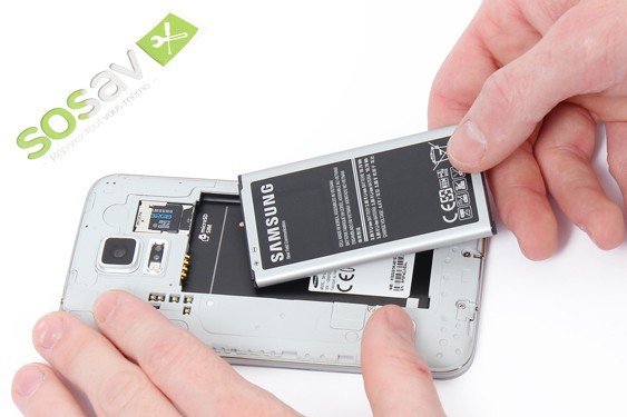 Guide photos remplacement haut parleur externe Samsung Galaxy S5 (Etape 4 - image 4)