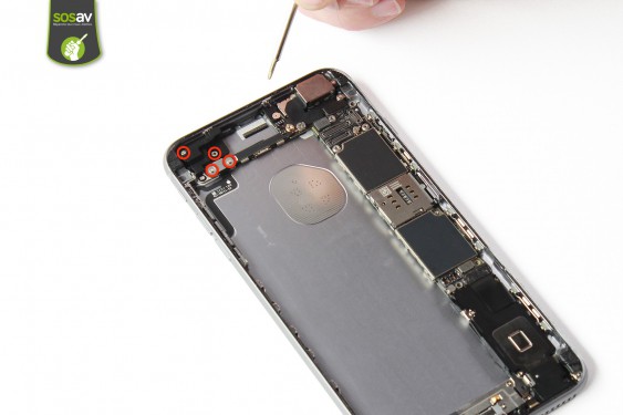Guide photos remplacement nappe power / flash / micro externe iPhone 6S Plus (Etape 17 - image 1)