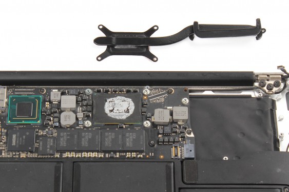 Guide photos remplacement radiateur Macbook Air 13" mi-2011 EMC2469 (A1369) (Etape 19 - image 1)