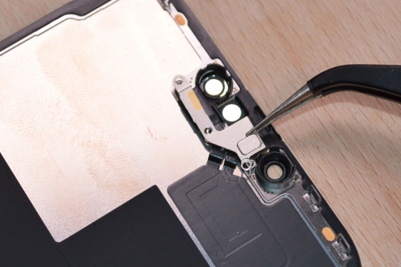 Guide photos remplacement ecran iPhone 13 Pro Max (Etape 7 - image 2)
