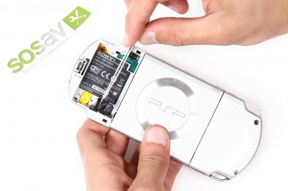 Guide photos remplacement ecran lcd PSP 2000 (Etape 4 - image 3)