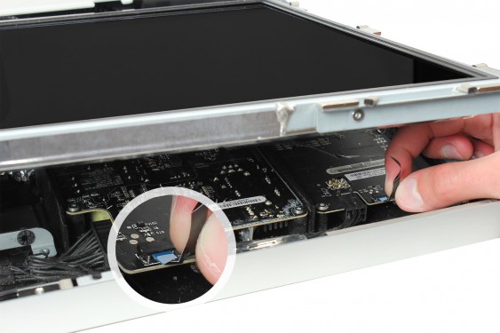 Guide photos remplacement câble de liaison de la carte wifi (carte airport) iMac 27" fin 2009 (EMC 2309 et 2374) (Etape 8 - image 1)