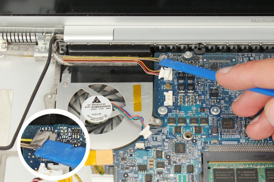 Guide photos remplacement ventilateur gauche Macbook Pro 17"  Modèles A1151, A1212, 1229 & A1261 (Etape 42 - image 1)