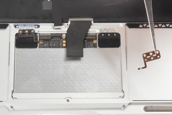Guide photos remplacement trackpad Macbook Air 13" mi-2011 EMC2469 (A1369) (Etape 12 - image 2)
