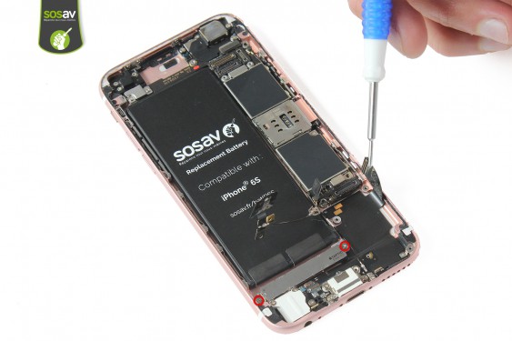 Guide photos remplacement connecteur de charge, prise jack et micro iPhone 6S (Etape 18 - image 1)