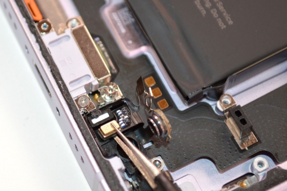 Guide photos remplacement connecteur de charge iPhone 14 (Etape 11 - image 3)