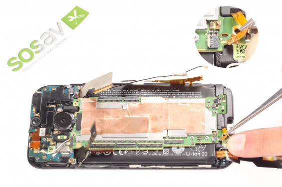 Guide photos remplacement ensemble prise jack/connecteur de charge/microphone HTC one M8 (Etape 24 - image 4)