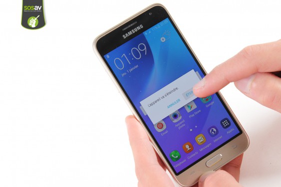 Guide photos remplacement coque arrière Samsung Galaxy J3 2016 (Etape 1 - image 3)