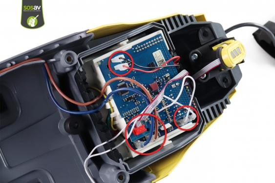 Guide photos remplacement batterie / carte mère Aspirateur Karcher FC5 (Etape 15 - image 1)