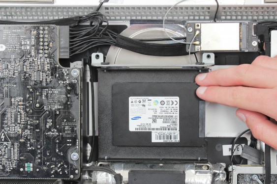 Guide photos remplacement disque dur d'origine vers ssd iMac 27" fin 2009 (EMC 2309 et 2374) (Etape 28 - image 4)